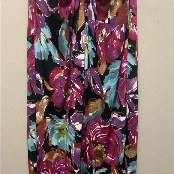 Gorgeous Floral Print Dress - Picture 3 of 4
